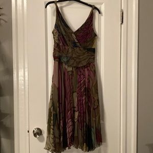 Flowy Sleevles, V-neck dress!